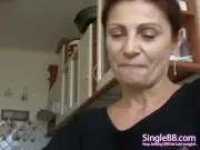 Сын спустил штаны с матери и оттрахал раком на кухонном столе