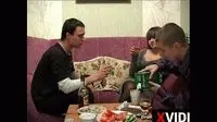 Пьяная русская девушка трахается с другом своего парня