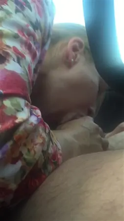 Снял скрыто минет от Оли