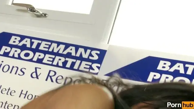 Сын трахает озабоченную маму в чулках и кончает в рот не вынимая члена