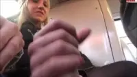 Девушка в автобусе дрочит член до спермы